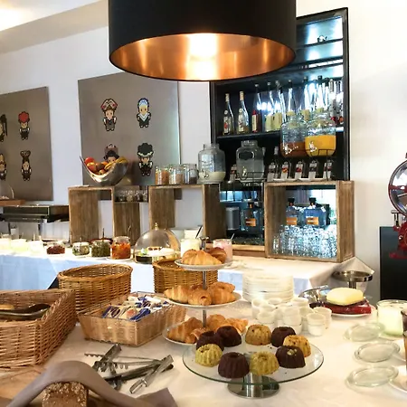 Badischer Hof Hotell 3*