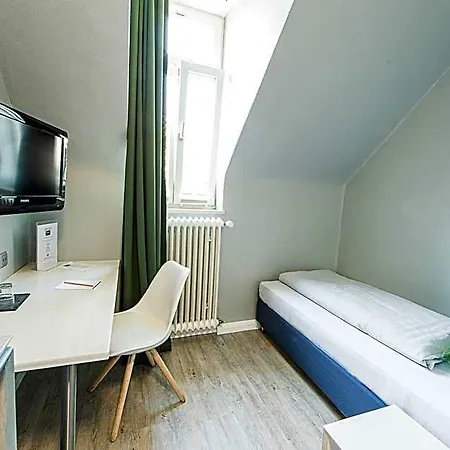 Badischer Hof Hotel 3*